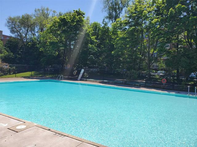 2207 - 3100 Kirwin Ave