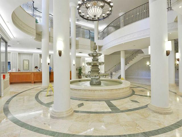 1021 - 25 Kingsbridge Garden Circ