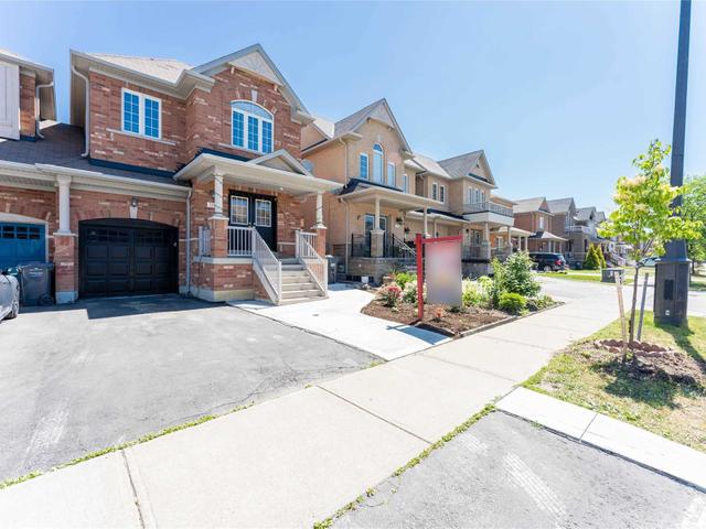 106 Newington Cres