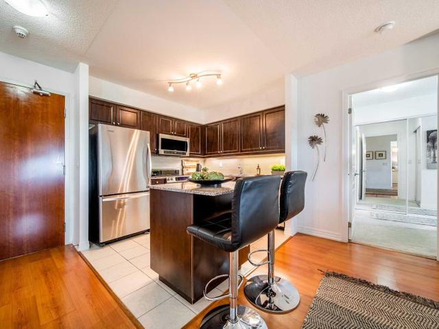 615 - 1403 Royal York Rd