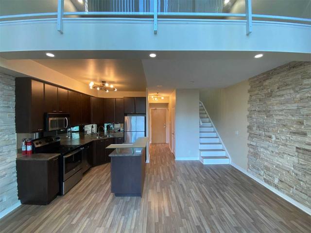 716 - 220 Burnhamthorpe Rd W