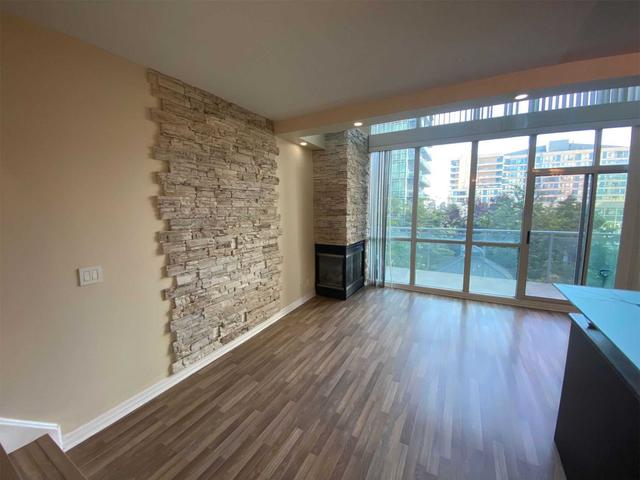 716 - 220 Burnhamthorpe Rd W