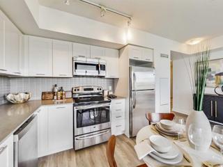 907 - 2220 Lake Shore Blvd W