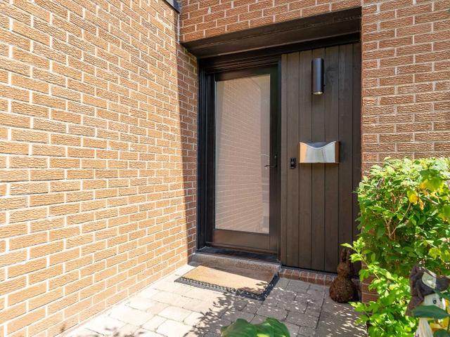 7 - 1387 Royal York Rd