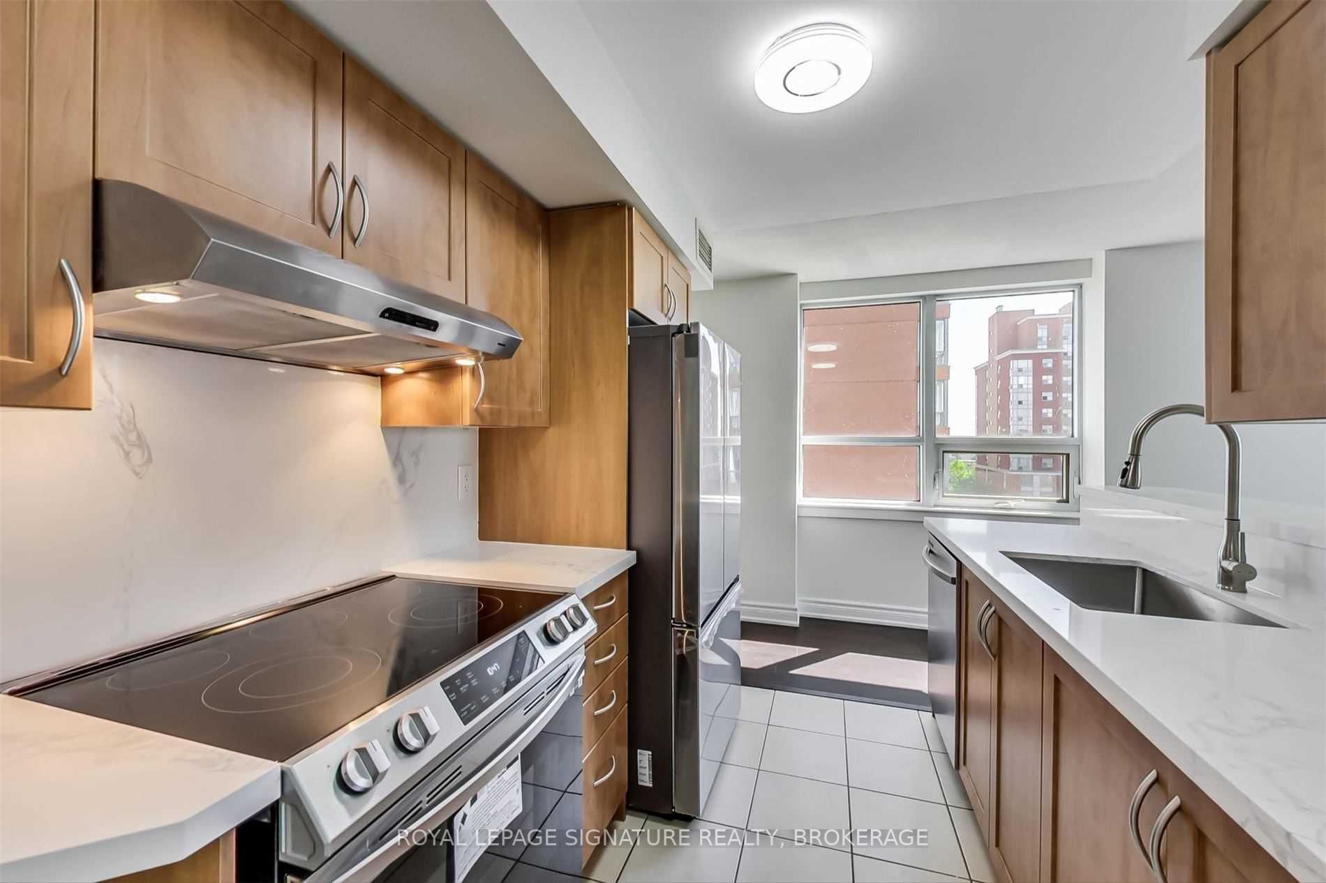 604 4 Elsinore Path, Etobicoke Leased,