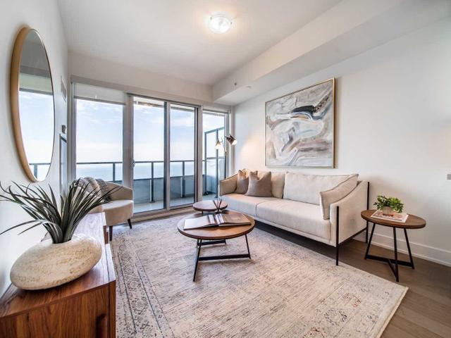 4909 - 30 Shore Breeze Dr