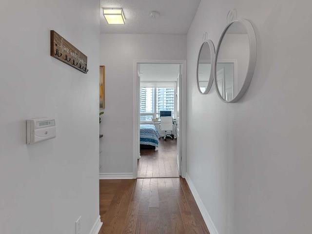 2804 - 2240 Lakeshore W Blvd