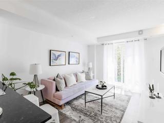 1215 - 22 Laidlaw St S