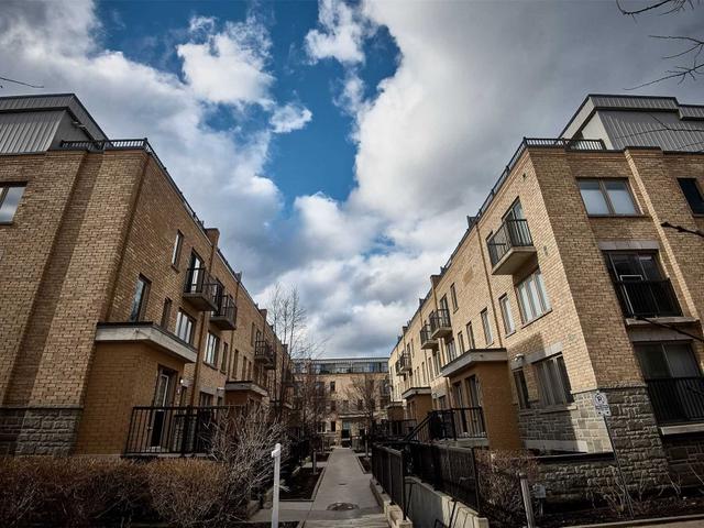 235 - 10 Foundry Ave