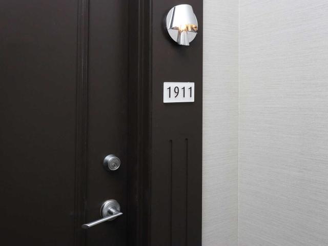 1911 - 225 Webb Dr