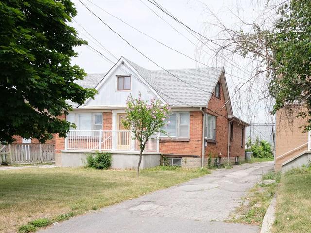 1570 The Queensway Ave