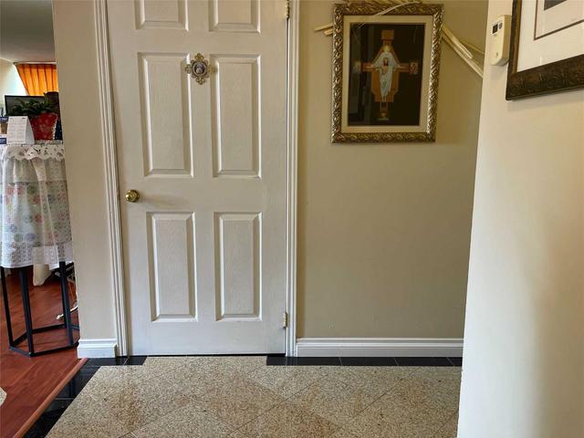 112 - 340 Dixon St S