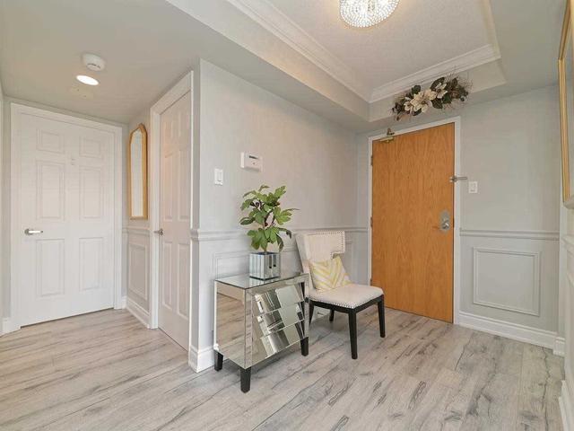 1004 - 310 Mill St S