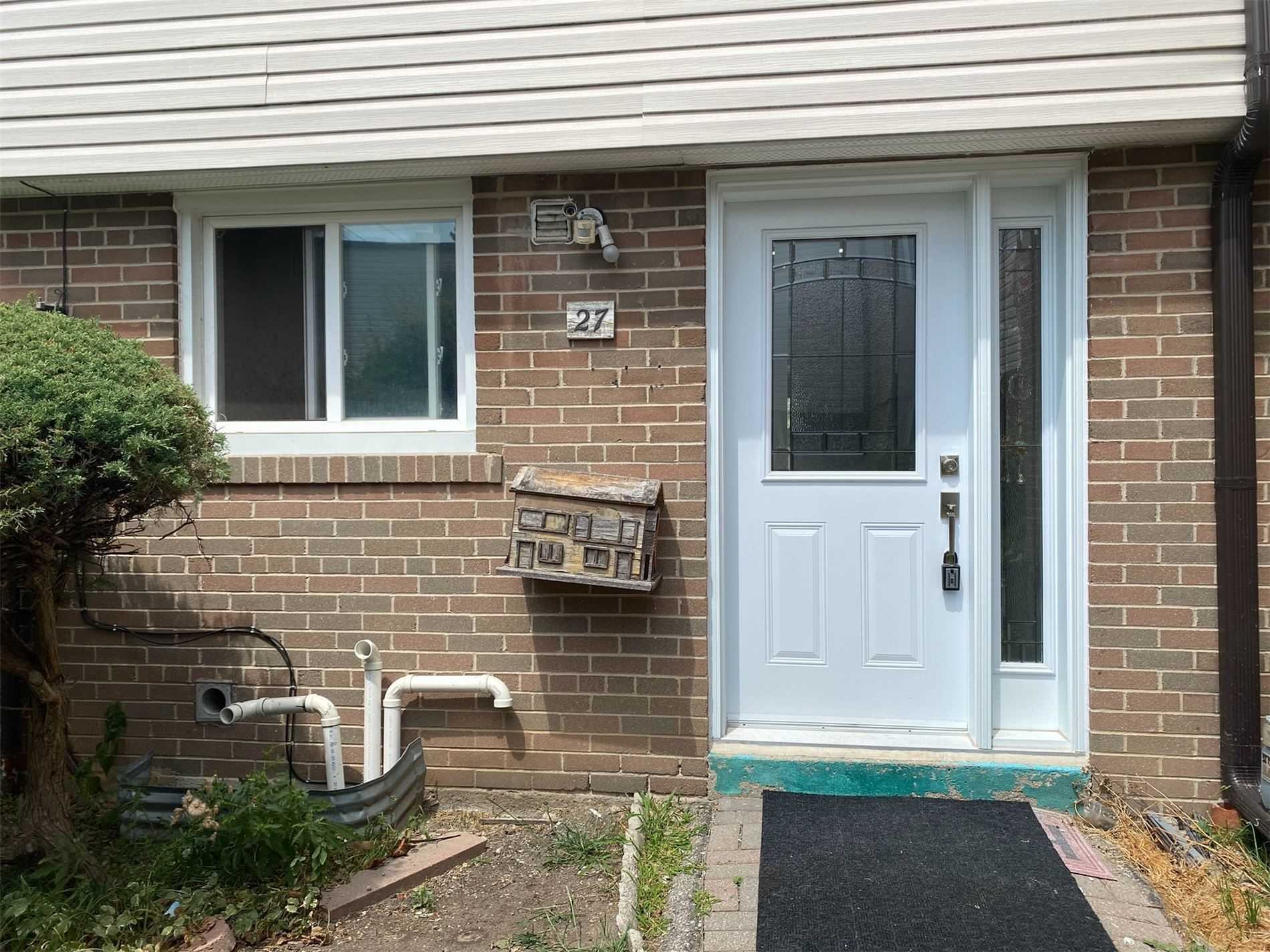 27 435 Silverstone Dr, Etobicoke Terminated, W5720350 Condos.ca