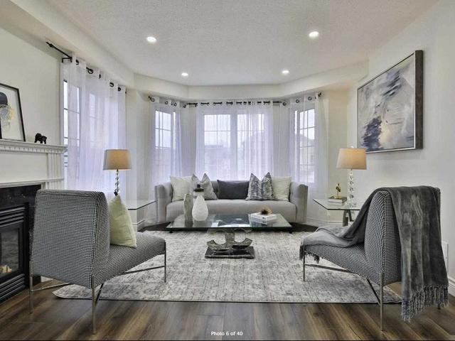 1 Revelstoke Pl