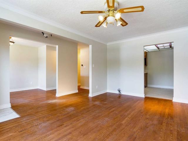 1529 Drymen Cres