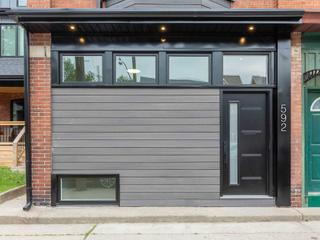 Upper - 592 Runnymede Rd