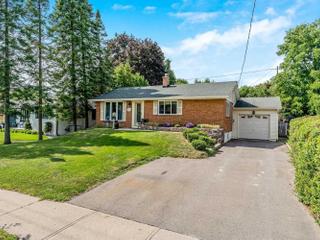132 Churchill Rd S