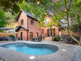 2588 Lake Shore Blvd W