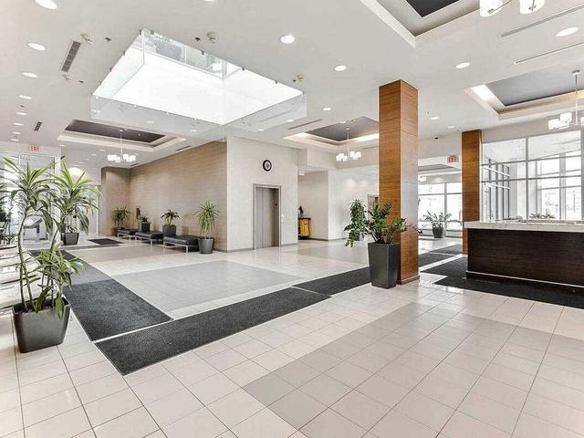 611 - 33 Elm Dr
