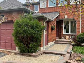 2657 Lindholm Cres