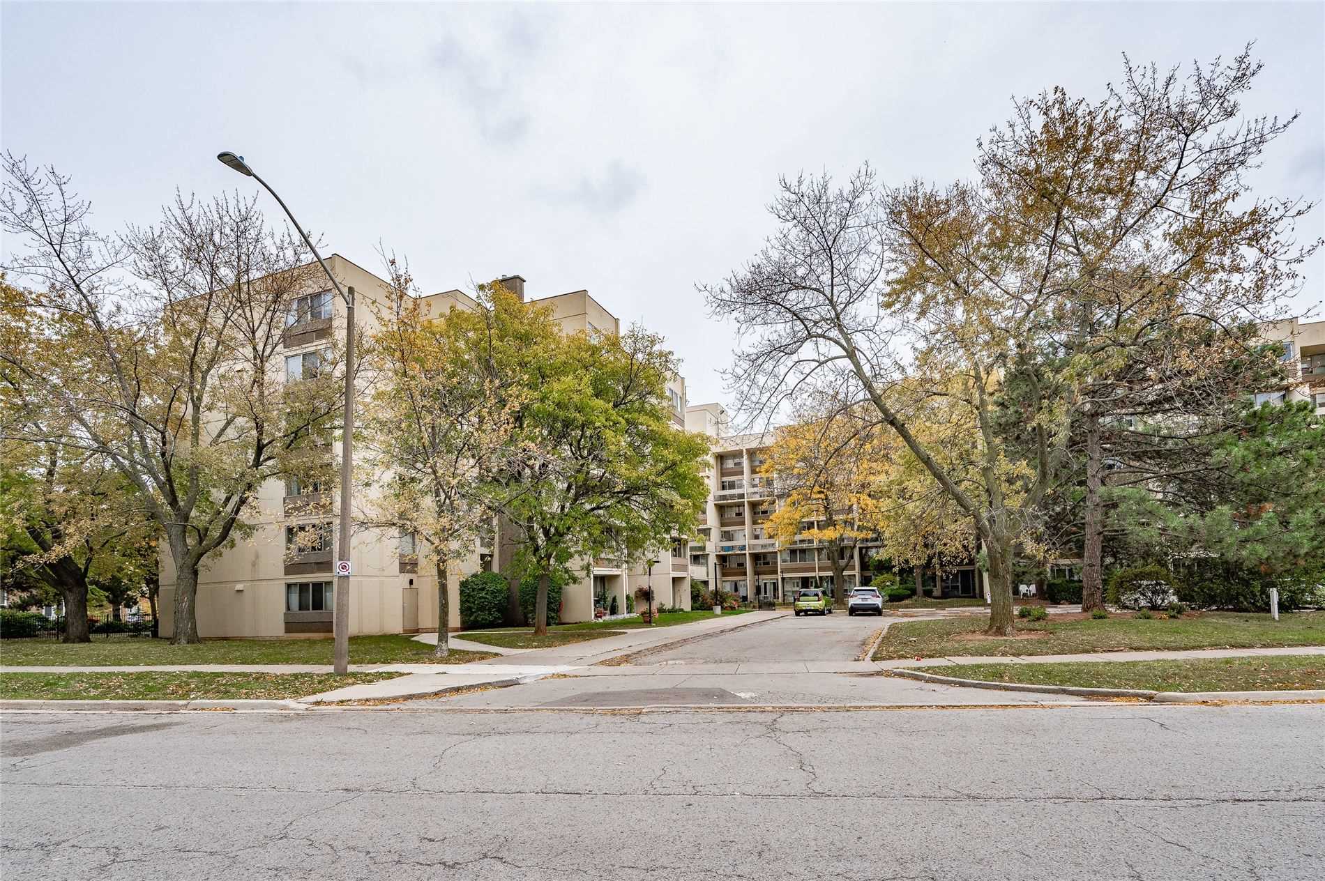 315 1300 Marlborough Crt, Oakville Sold, W5802047 Condos.ca