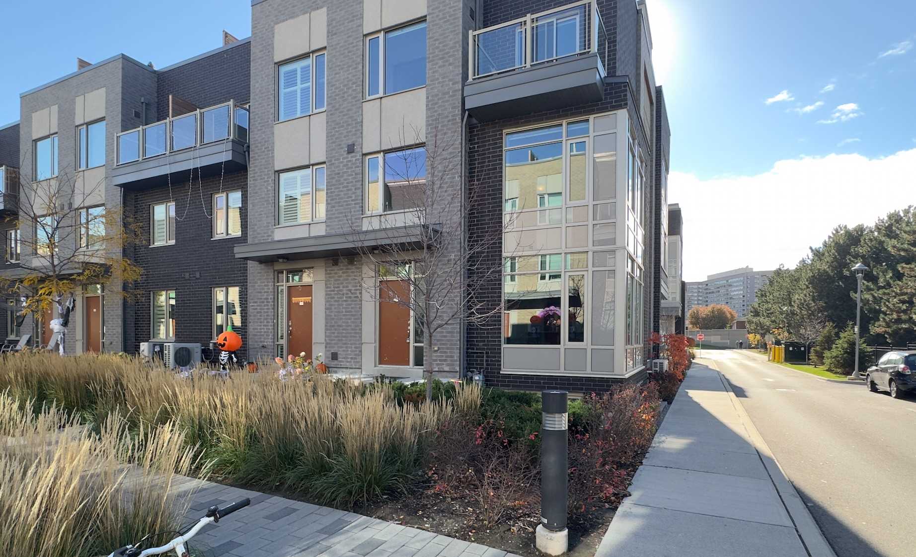 25 18 Applewood Lane, Etobicoke Terminated, W5808771 Condos.ca