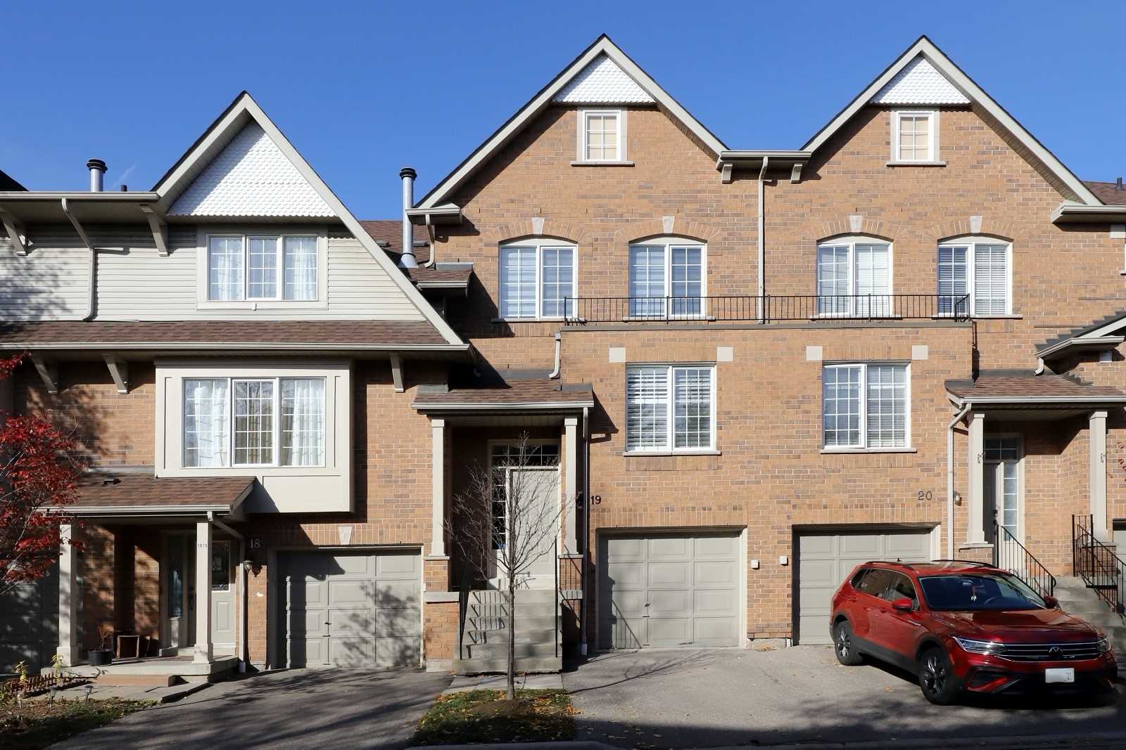 19 1575 South Parade Crt, Mississauga