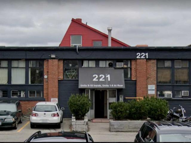 11 - 221 Sterling Rd