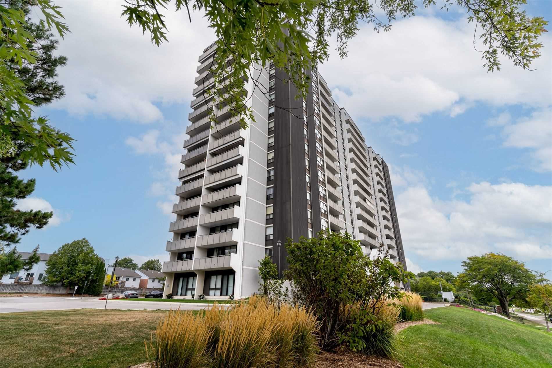 702 2055 Upper Middle Rd, Burlington Sold, W5850172 Condos.ca