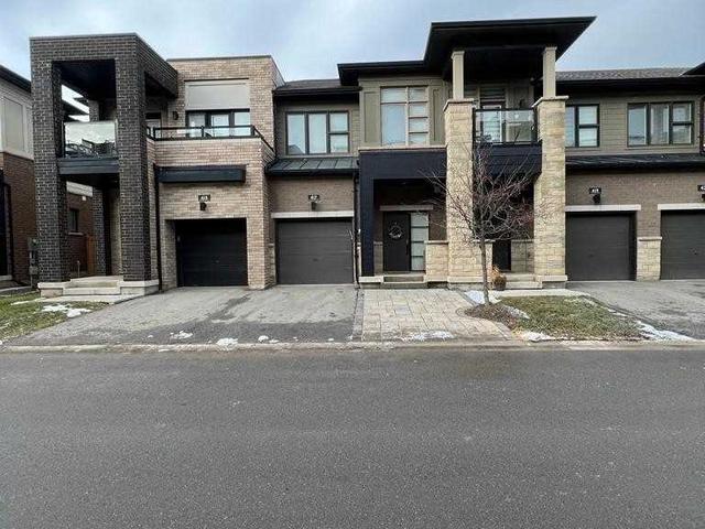 417 Athabasca Common
