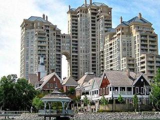 122 - 2289 Lake Shore Blvd W