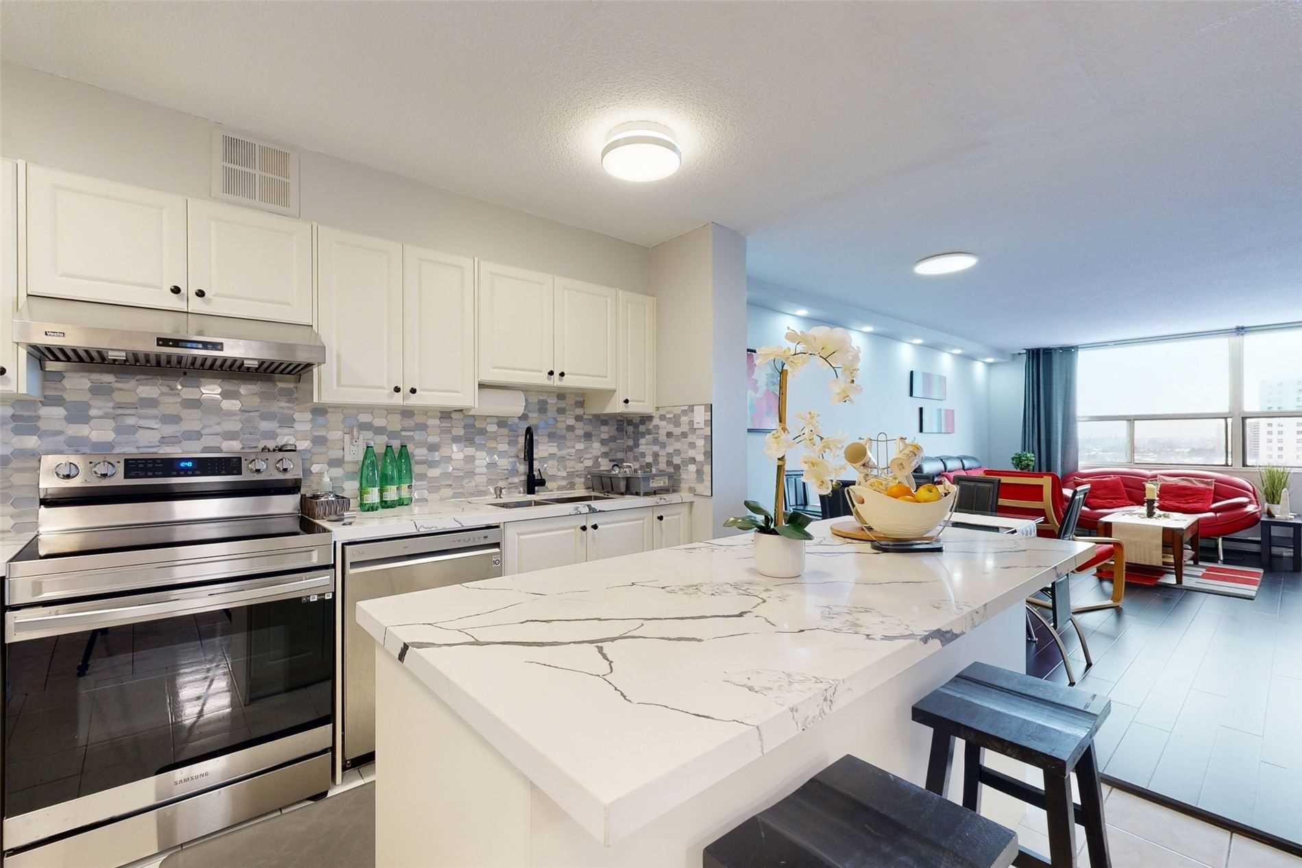 1002 10 Tobermory Dr, North York Sold, W5901199 Condos.ca