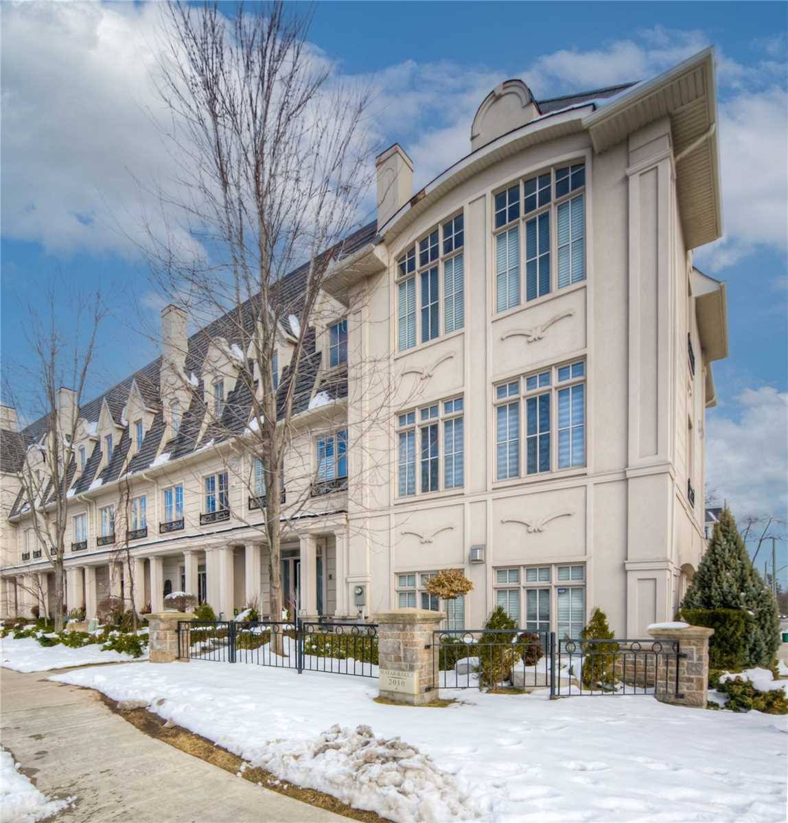 160 Rebecca St, Oakville Sold, W5968003 Condos.ca