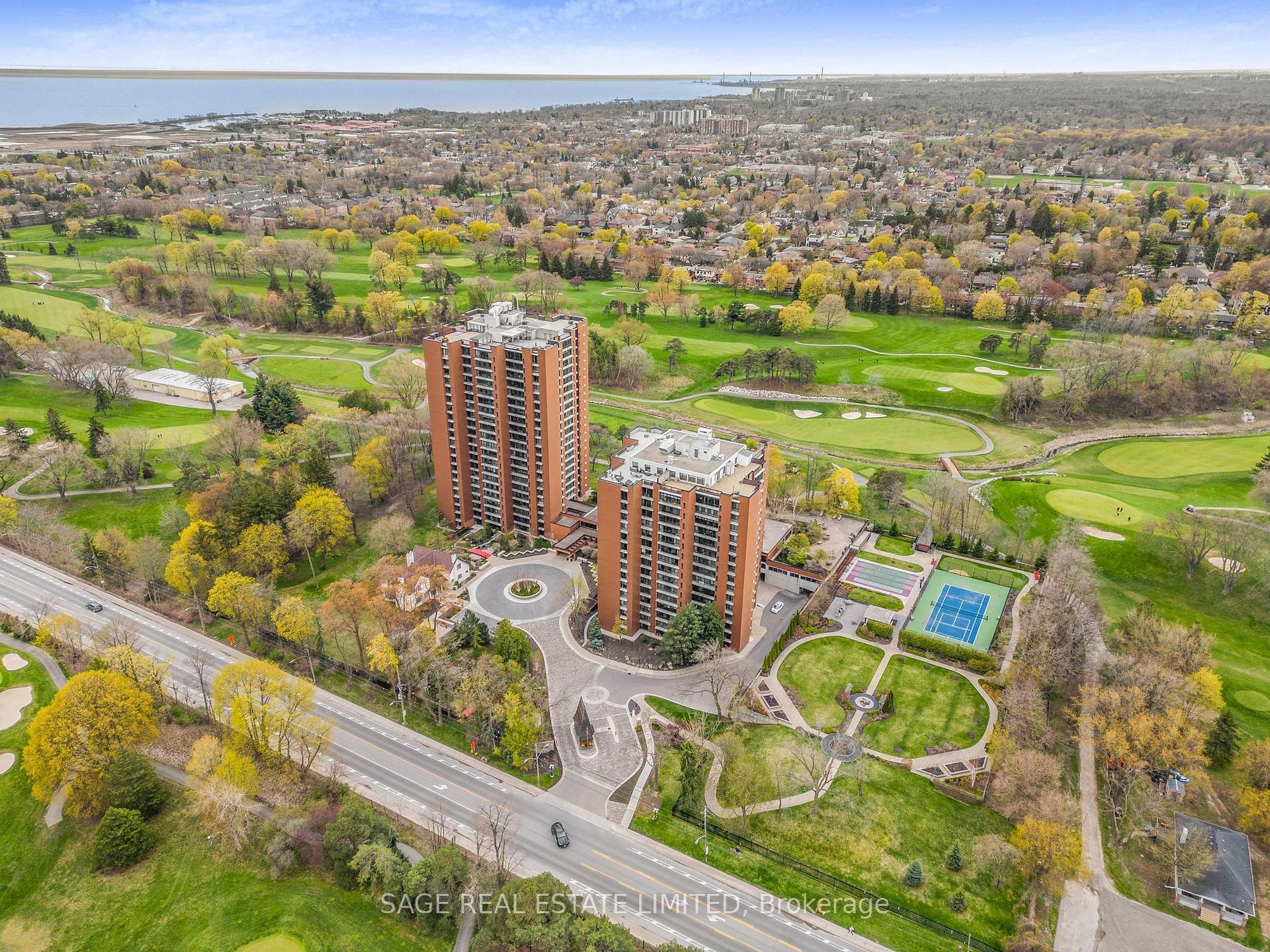 401 1400 Dixie Rd, Mississauga Terminated, W6002560 Condos.ca
