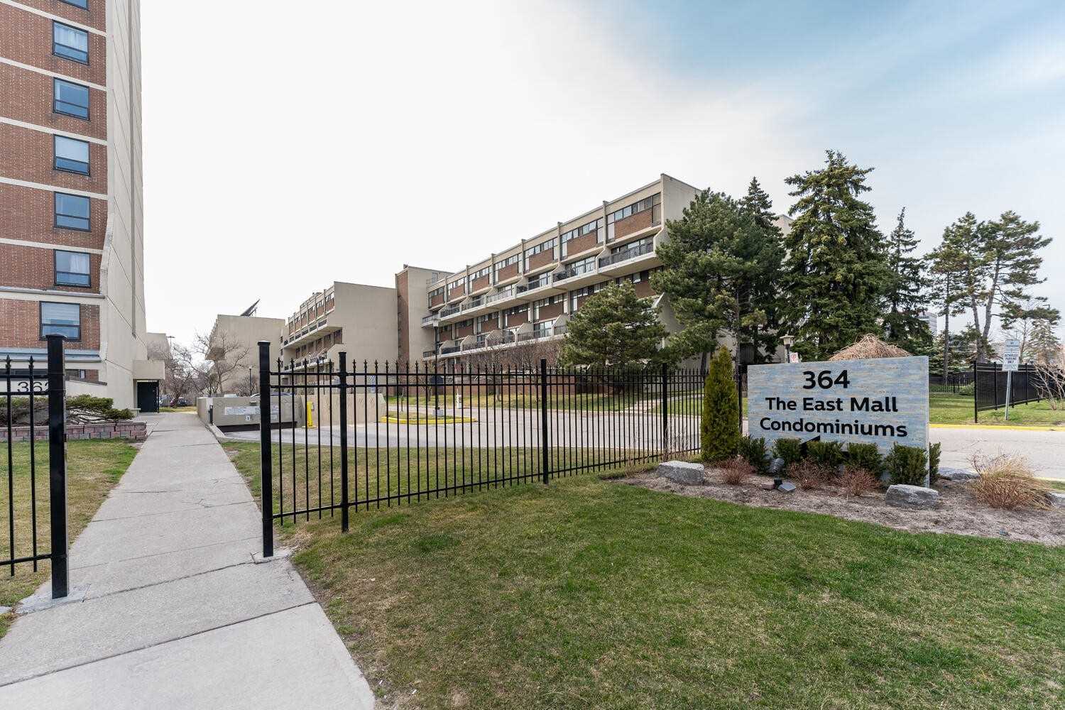 101B 364 The East Mall Dr, Etobicoke Sold, W6020459 Condos.ca