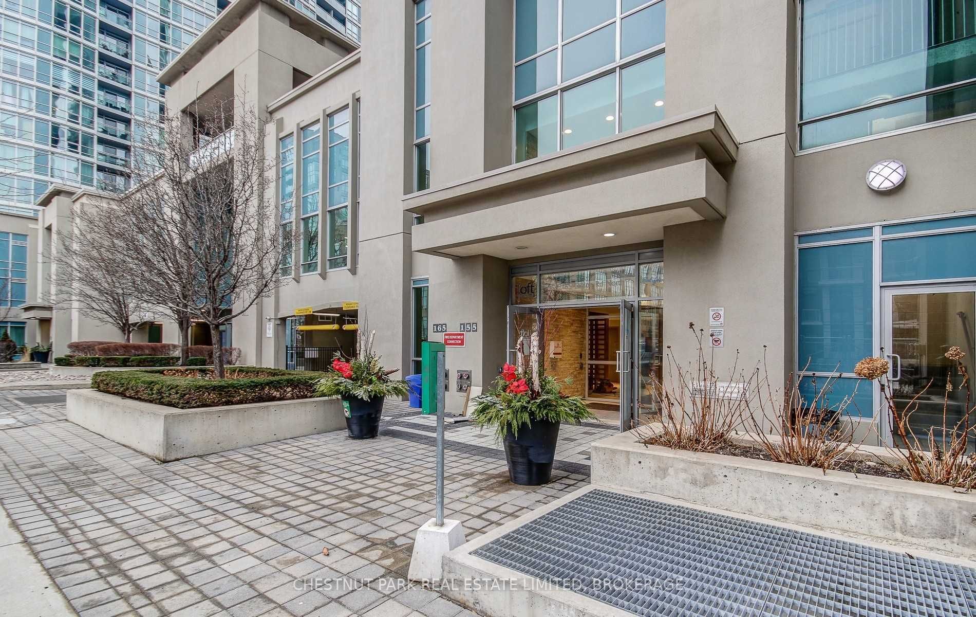 1533 165 Legion Rd N, Etobicoke