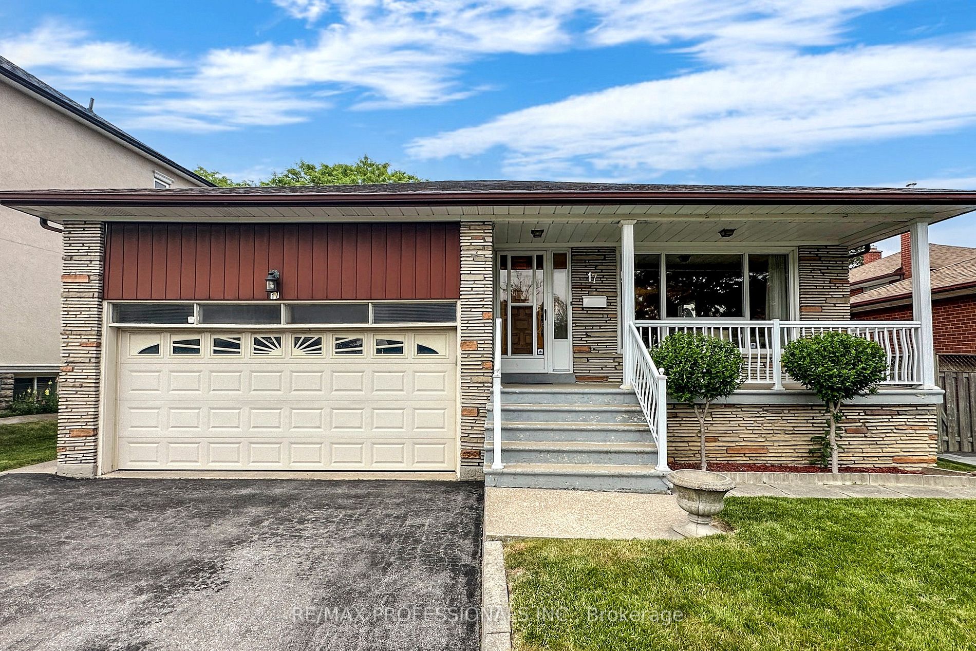 17 Swordbill Dr, Etobicoke For Sale 1,399,900 Property.ca