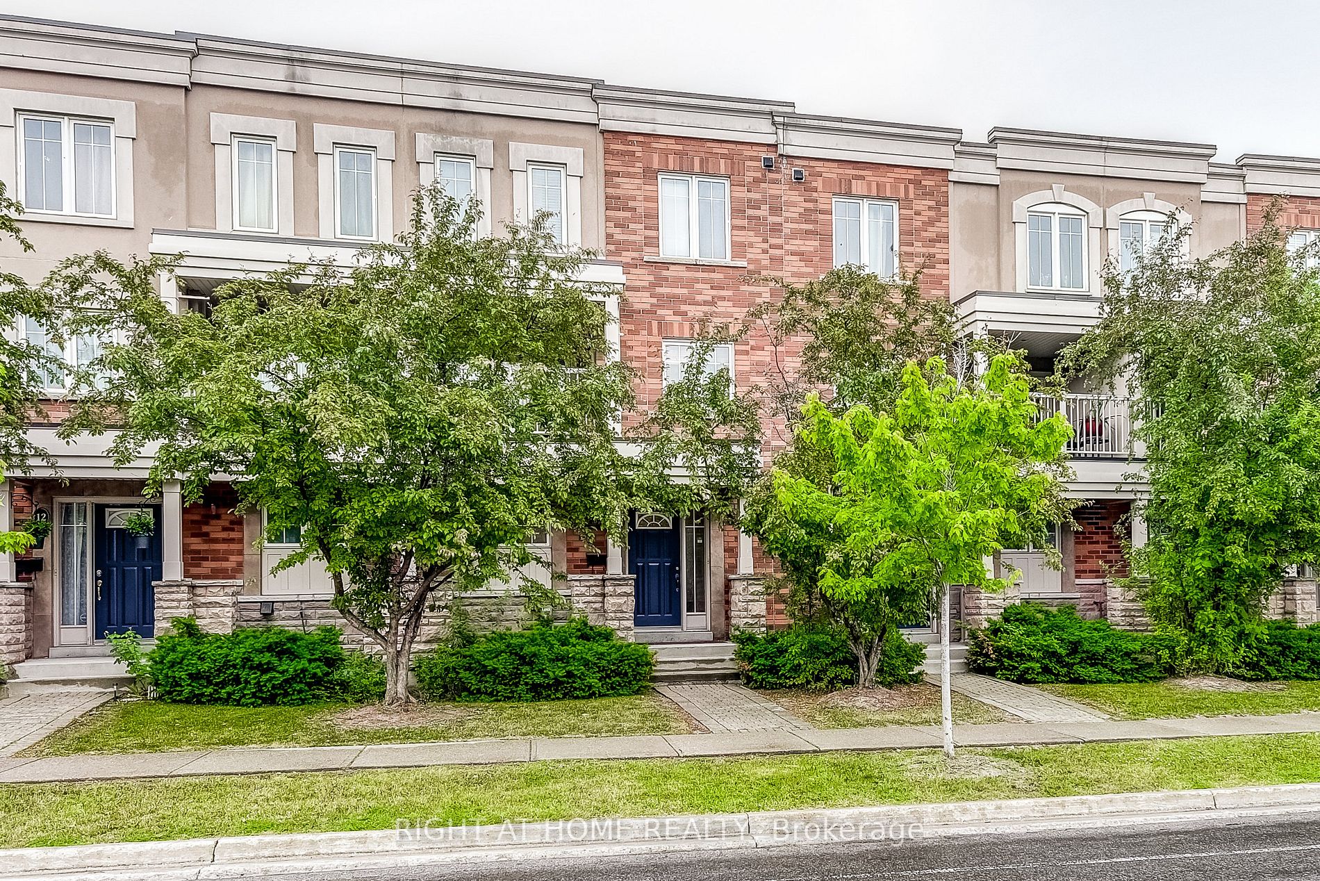 11 365 Murray Ross Pkwy, North York Sold, W6146984 Condos.ca