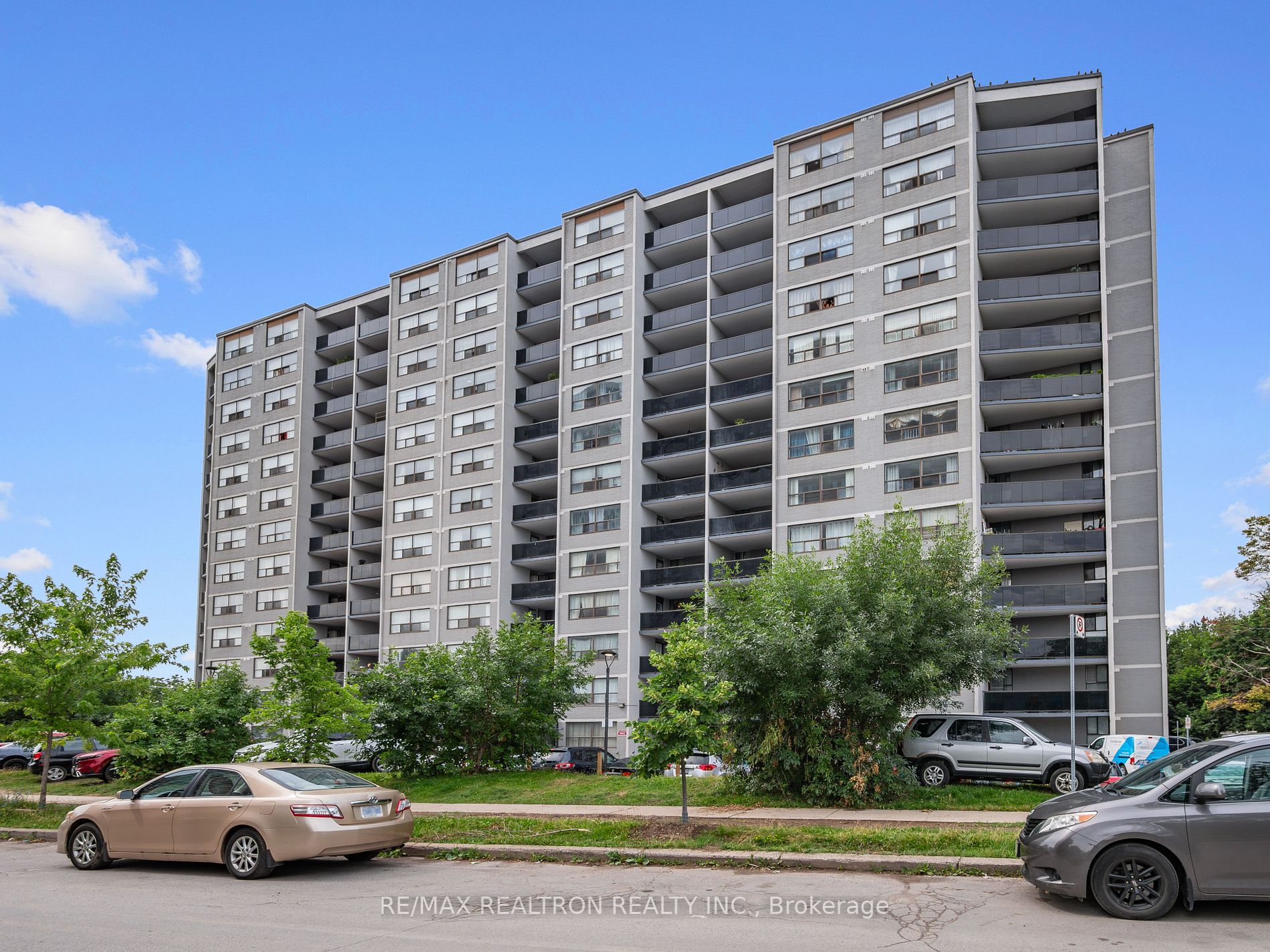 607 10 Tobermory Dr, North York Sold, W6654090 Condos.ca