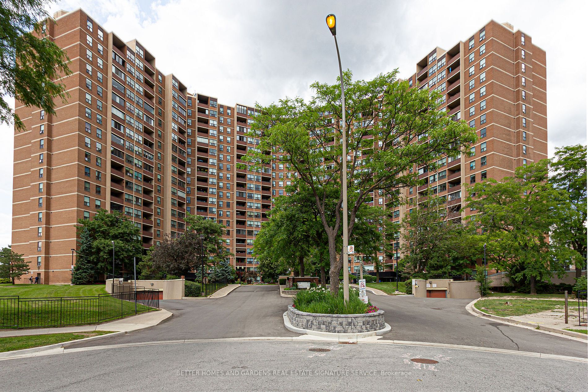 1803 714 The West Mall, Etobicoke Terminated, W6677740 Condos.ca