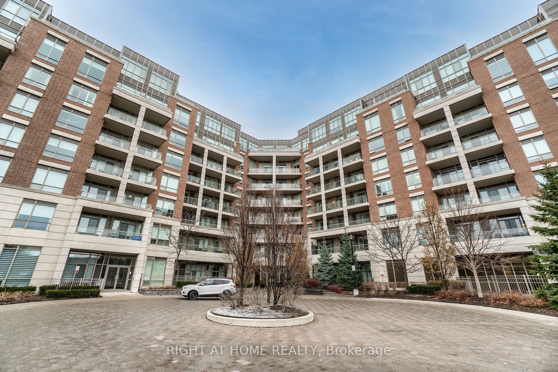 322 2480 Prince Michael Dr, Oakville Sold, W6682512 Condos.ca
