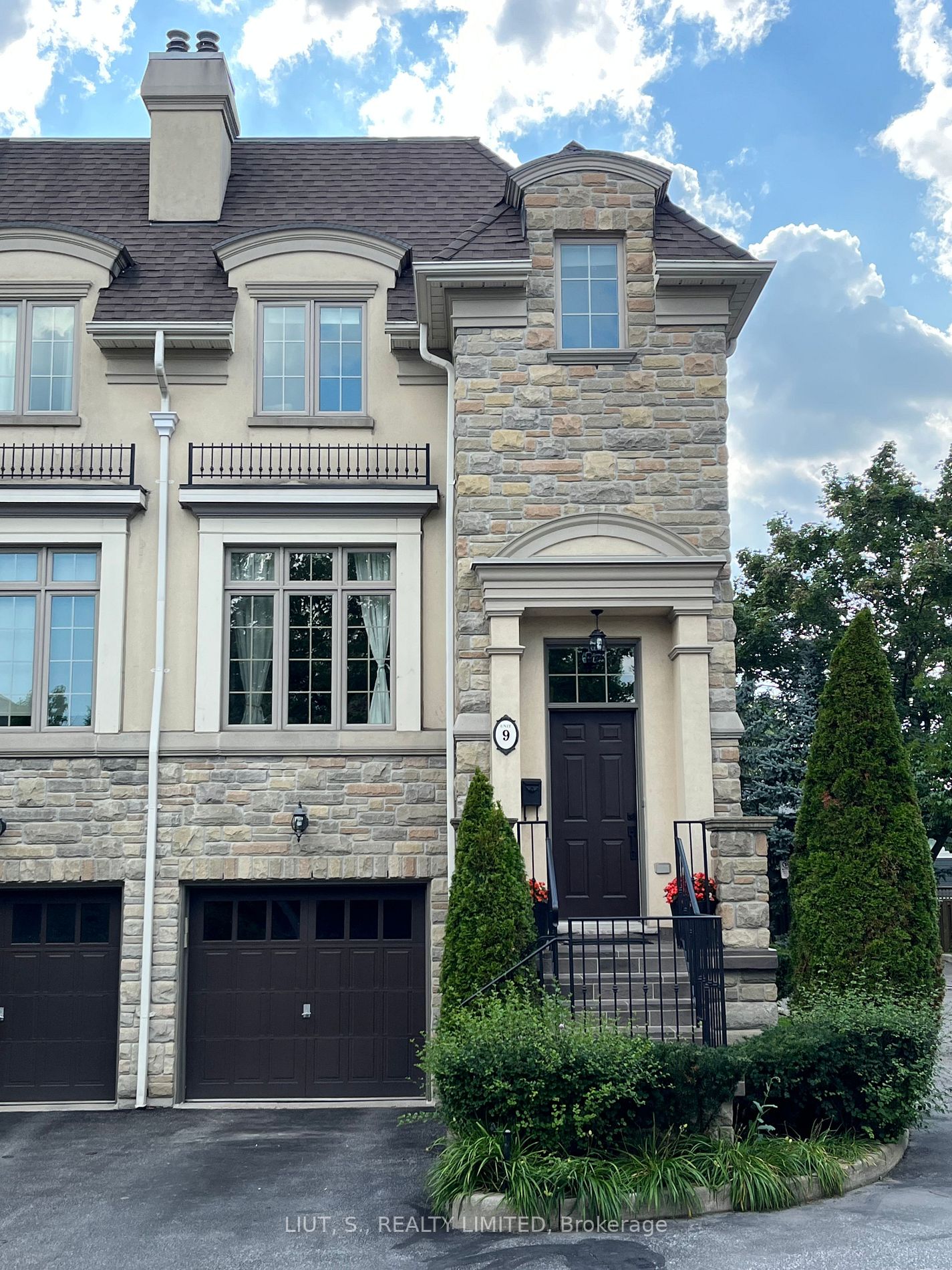 9 208 La Rose Ave, Etobicoke Sold, W6736272 Condos.ca