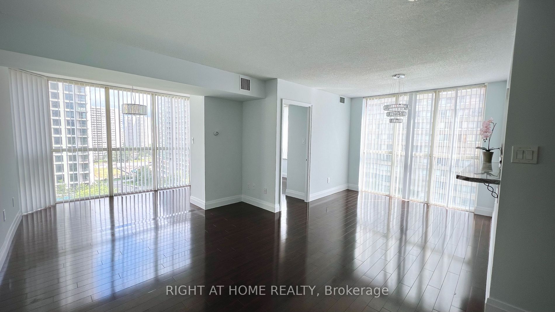 903 285 Enfield Place Pl, Mississauga Terminated, W6756356 Condos.ca