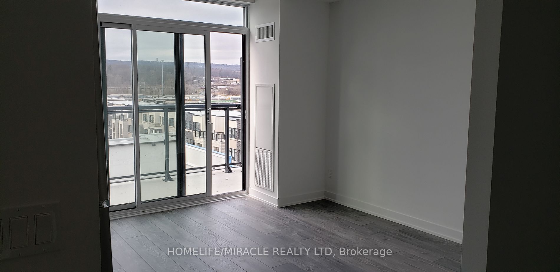 B629 - 1119 Cooke Blvd, Burlington | Leased, W6760778 | Condos.ca
