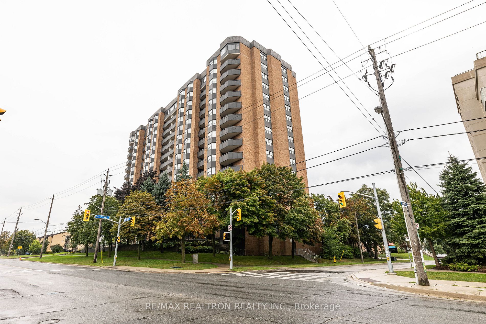 1208 3845 Lake Shore Blvd W, Etobicoke Sold, W7000840 Condos.ca