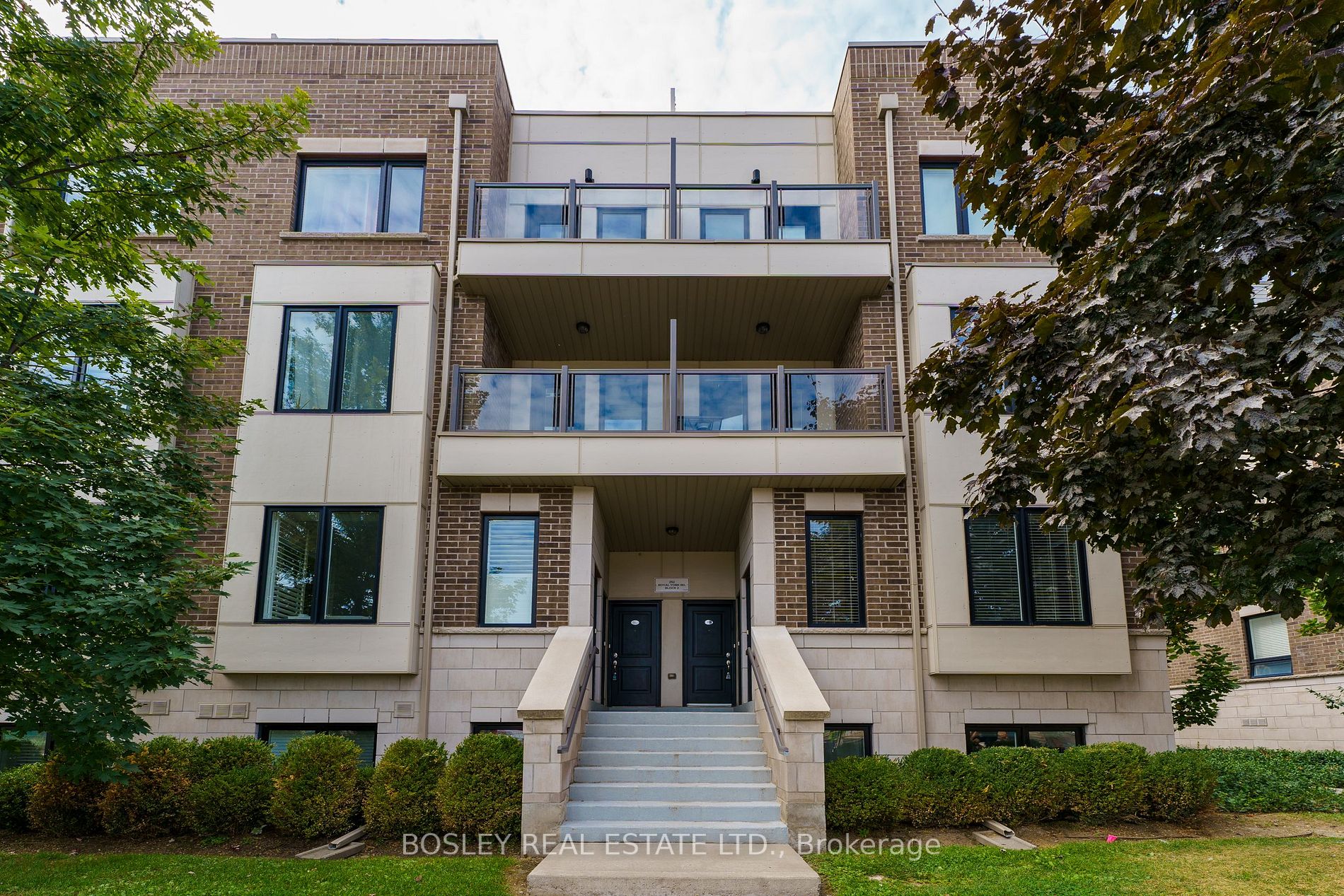 215 252 Royal York Rd, Etobicoke Sold, W7012000 Condos.ca