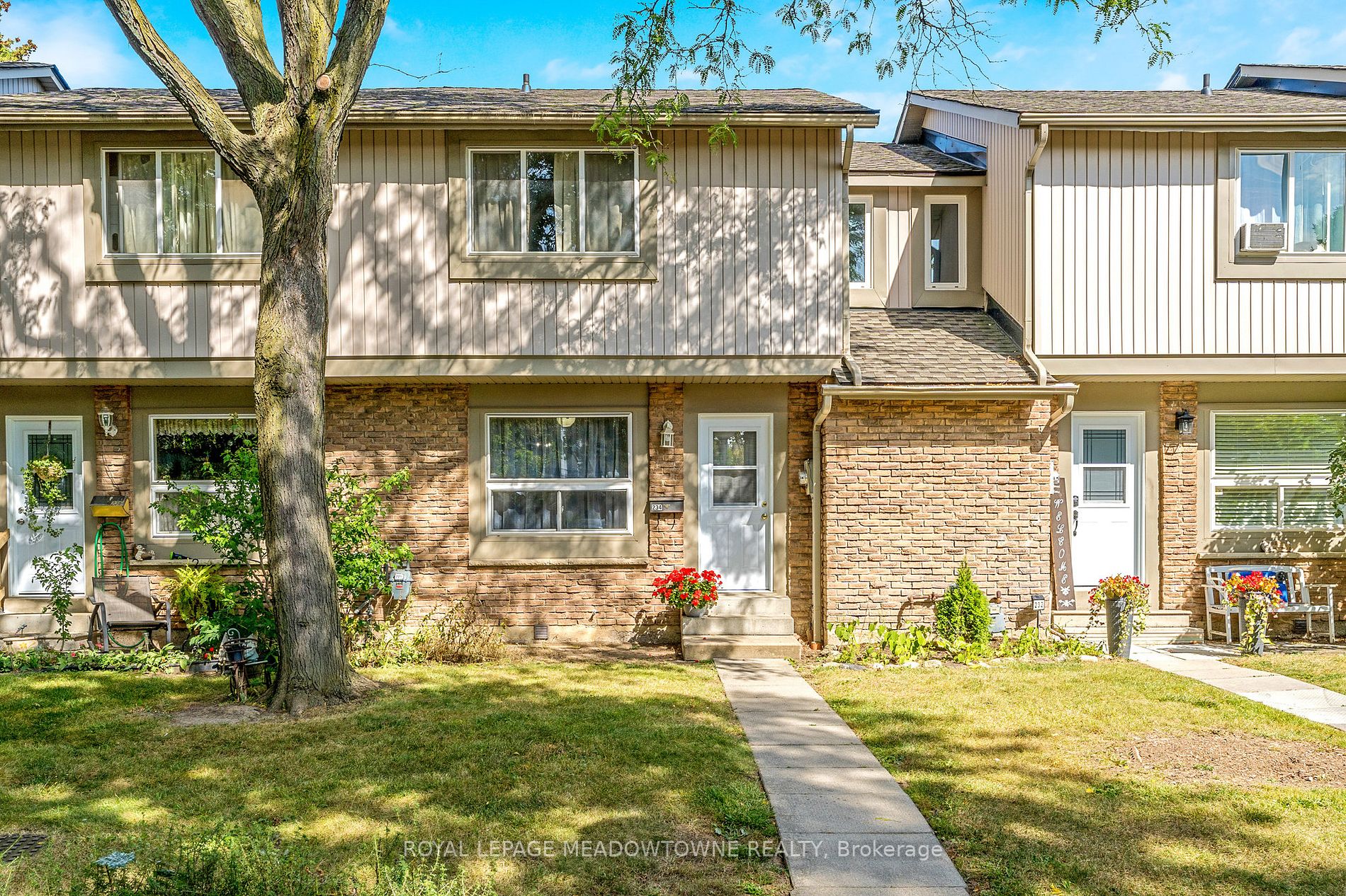 234 Wilson Dr, Milton Sold, W7032684 Condos.ca