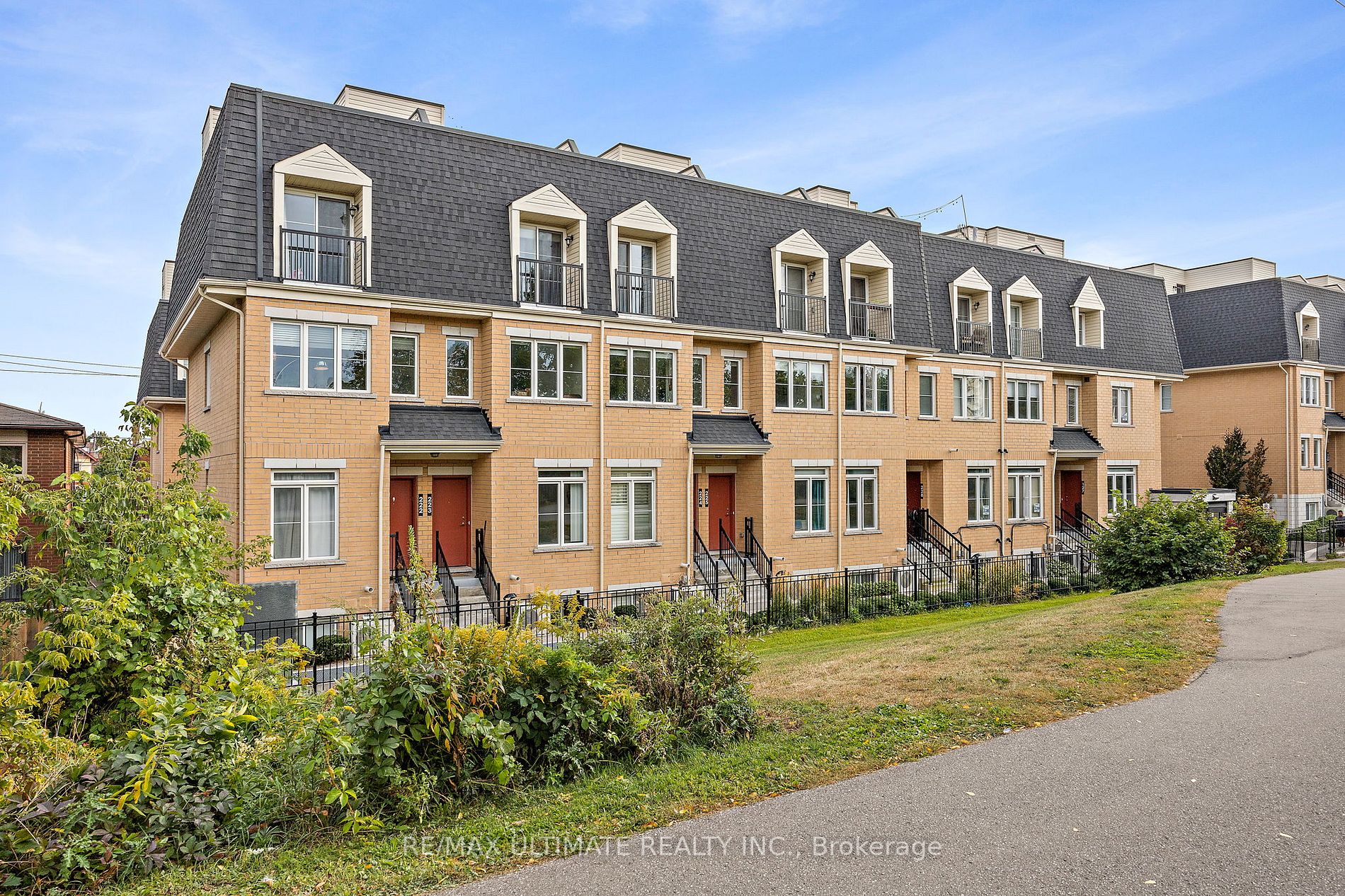127 380 Hopewell Ave, York Terminated, W7042950 Condos.ca