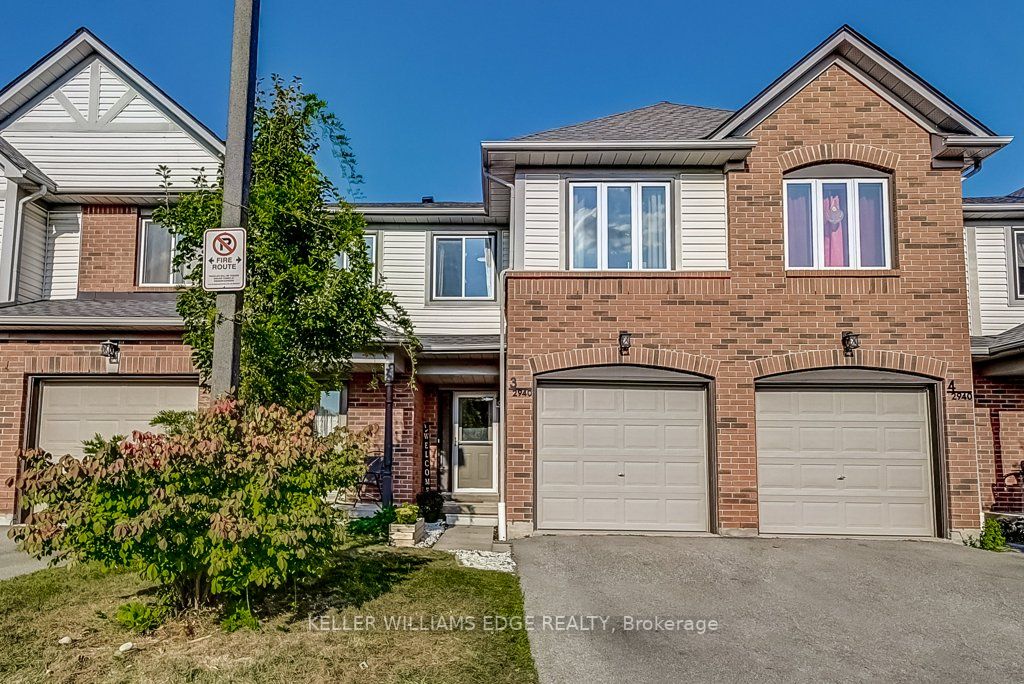 3 2940 Headon Forest Dr N, Burlington For Sale 859,900 Condos.ca